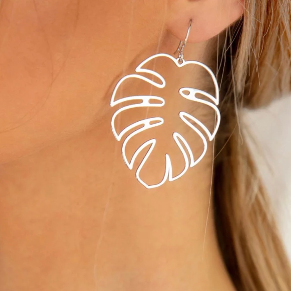 ▪️ Rose gold Monstera Leaf Earrings ▪️ BNWT